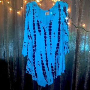 New directions sweeping hem shirt